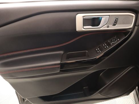 Used 2023 Ford Explorer ST-Line image 17