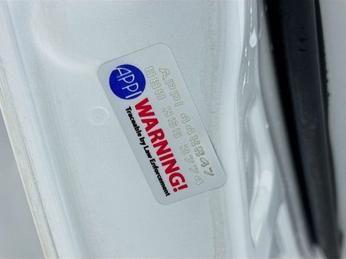 Used 2020 Toyota Corolla LE image 32