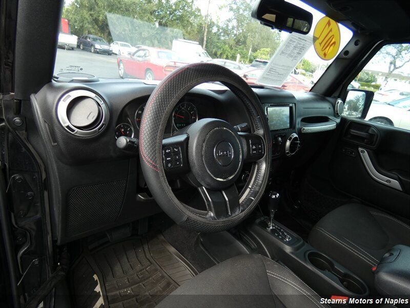 Used 2017 Jeep Wrangler Unlimited Sahara w/ Connectivity Group AWD/4WD image 35