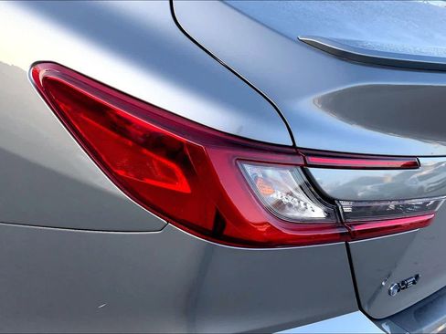 Used 2025 Toyota Camry SE w/ Multimedia Upgrade Package image 28