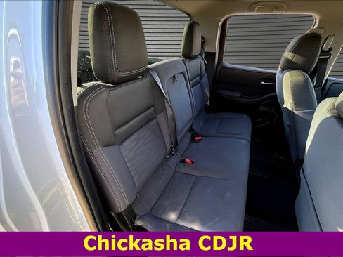 Used 2022 Nissan Frontier SV image 24