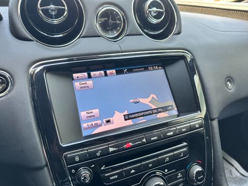 Used 2014 Jaguar XJ R LWB RWD image 19