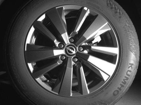 Used 2025 Nissan Pathfinder SV FWD image 14