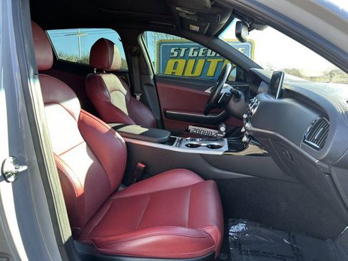 Used 2020 Kia Stinger GT1 image 18