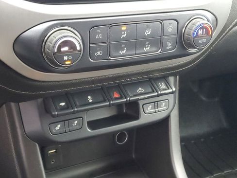 Used 2017 GMC Canyon SLT w/ Driver Alert Package image 18