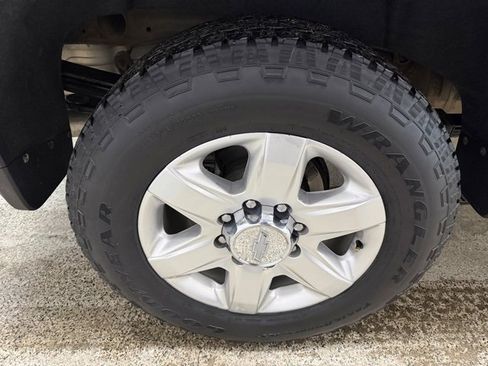 Used 2020 Chevrolet Silverado 2500 LTZ w/ Technology Package image 10