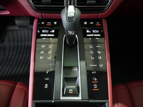 New 2025 Porsche Macan Turbo image 23