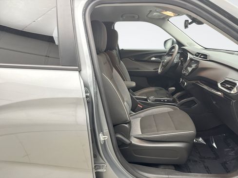 Used 2023 Chevrolet TrailBlazer LT w/ Convenience Package AWD/4WD image 16
