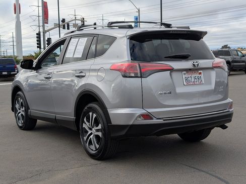 Used 2018 Toyota RAV4 LE image 12