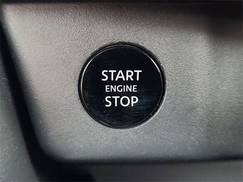 Used 2024 Nissan Rogue SV image 16