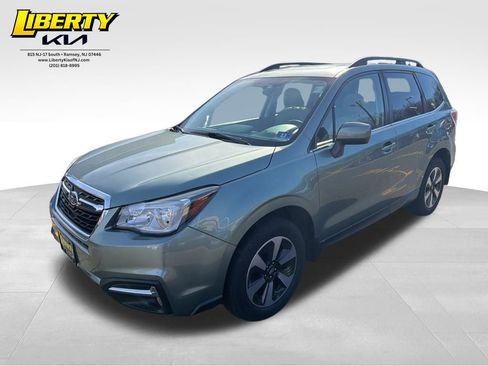 Used 2017 Subaru Forester 2.5i Limited image 3