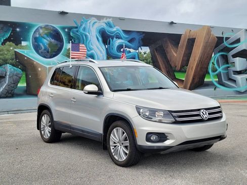 Used 2013 Volkswagen Tiguan SE image 4