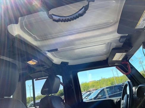 Used 2015 Jeep Wrangler Unlimited Sport AWD/4WD image 22