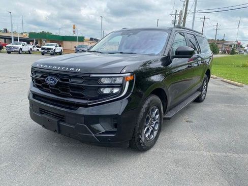 Certified 2025 Ford Expedition Max Active AWD/4WD image 3