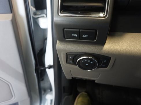 Used 2022 Ford F350 XLT w/ XLT Premium Package AWD/4WD image 17