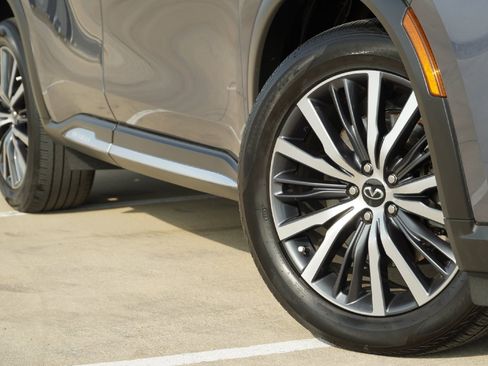 Used 2023 INFINITI QX60 Sensory w/ Cargo Package image 3