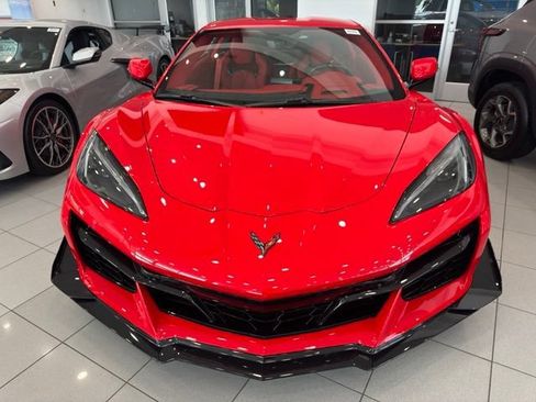 Used 2023 Chevrolet Corvette Z06 w/ Z07 Performance Package RWD image 32