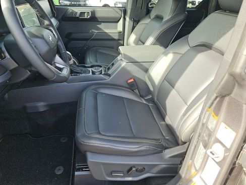 New 2025 Ford Bronco Badlands image 13