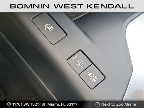 Used 2020 Jaguar E-PACE Base image 22