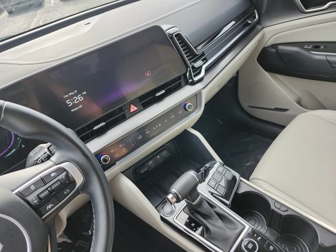 Used 2024 Kia Sportage EX FWD image 29