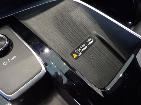 Used 2025 Buick Enclave Preferred image 16