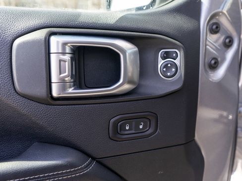 Used 2019 Jeep Wrangler Unlimited Sahara w/ Dual Top Group image 15