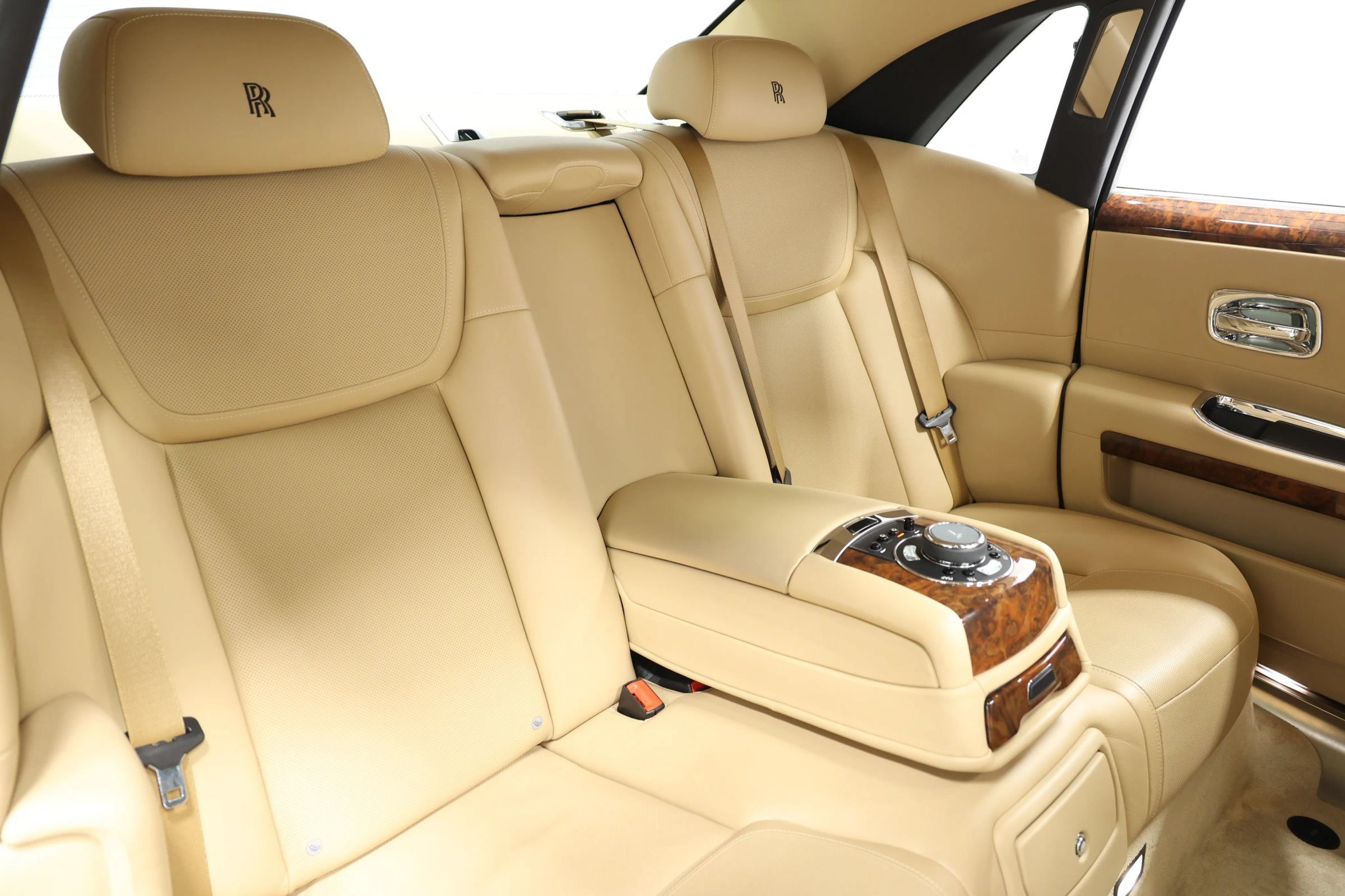 Used 2015 Rolls-Royce Ghost RWD image 87