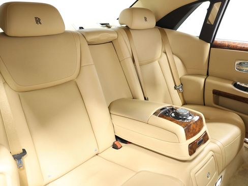 Used 2015 Rolls-Royce Ghost image 87