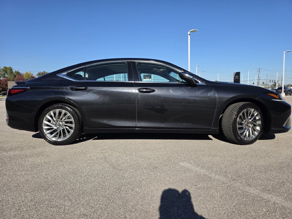 Certified 2023 Lexus ES 300h w/ Accessory Package (Z2) FWD image 11