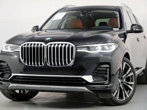 Used 2022 BMW X7 xDrive40i w/ Premium Package image 3
