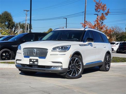 Used 2020 Lincoln Aviator Reserve w/ Equipment Group 202A image 2