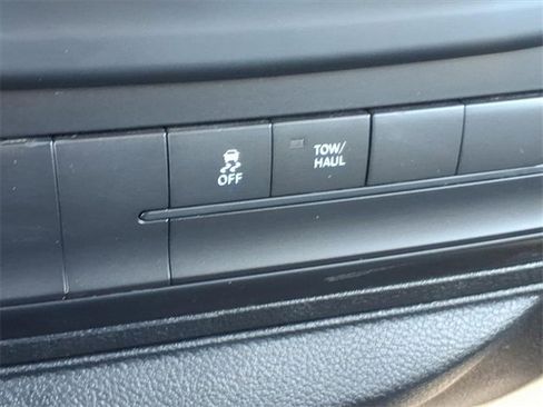 Used 2022 RAM 1500 Classic SLT image 12