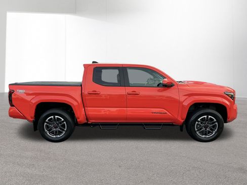 Used 2024 Toyota Tacoma TRD Sport w/ TRD Sport Premium Package AWD/4WD image 8