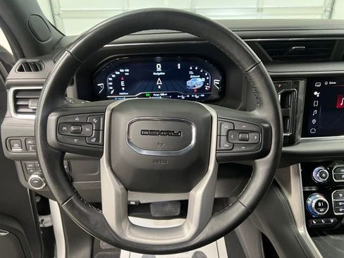 Used 2023 GMC Yukon Denali AWD/4WD image 24