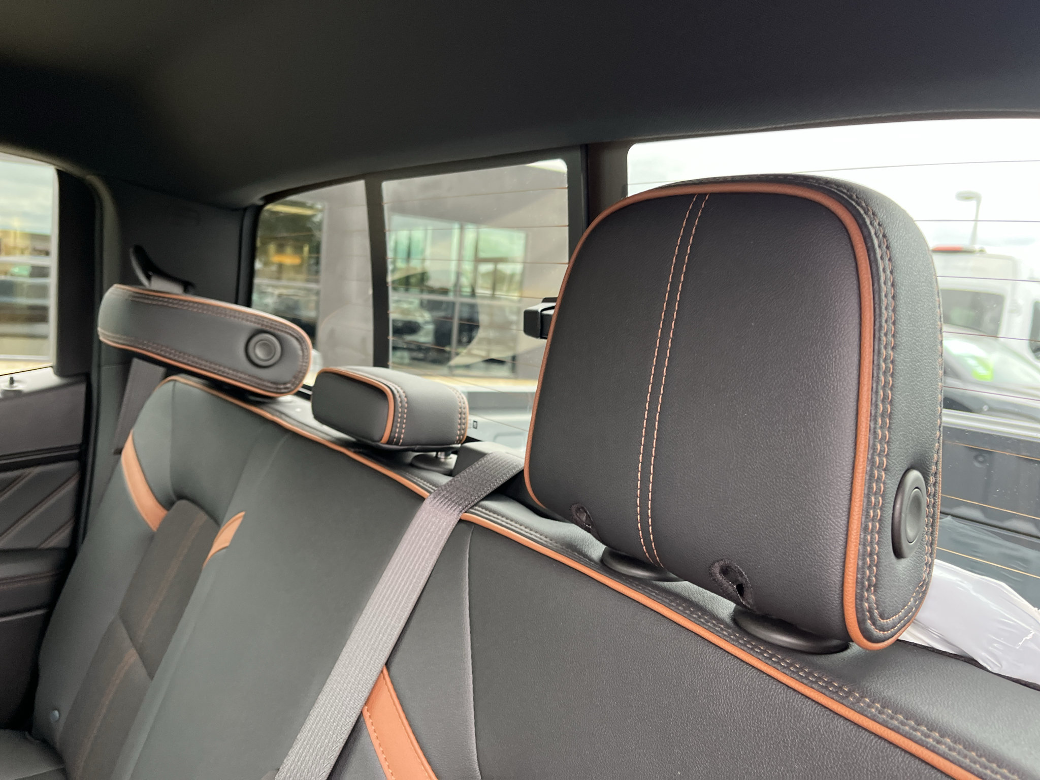 Used 2025 GMC Canyon AT4 AWD/4WD image 38