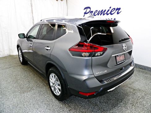 Used 2018 Nissan Rogue SV AWD/4WD image 4