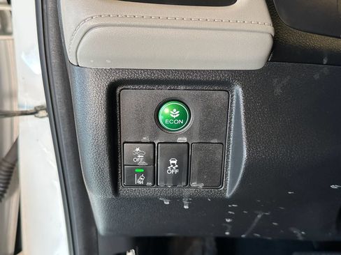 Used 2020 Honda HR-V EX image 18