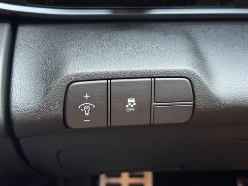 Used 2025 Hyundai Elantra Sport FWD image 16