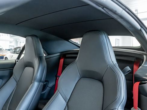 Certified 2025 Porsche 911 Carrera T RWD image 16