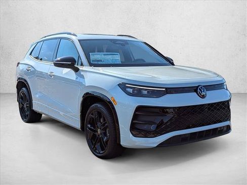 New 2026 Volkswagen Tiguan SE R-Line AWD/4WD image 3