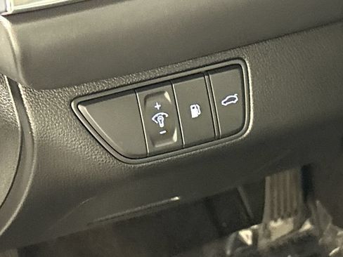 Used 2026 Genesis G70 2.5T RWD image 13