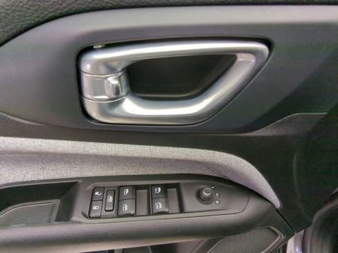 Used 2023 Jeep Compass Latitude AWD/4WD image 24
