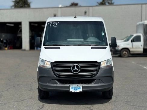 Used 2021 Mercedes-Benz Sprinter 2500 image 9
