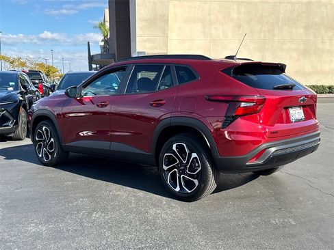 Used 2025 Chevrolet Trax RS image 21