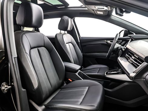 Used 2025 Audi Q4 e-tron Premium Plus w/ Premium Plus image 8