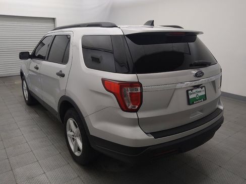 Used 2018 Ford Explorer 4WD image 5