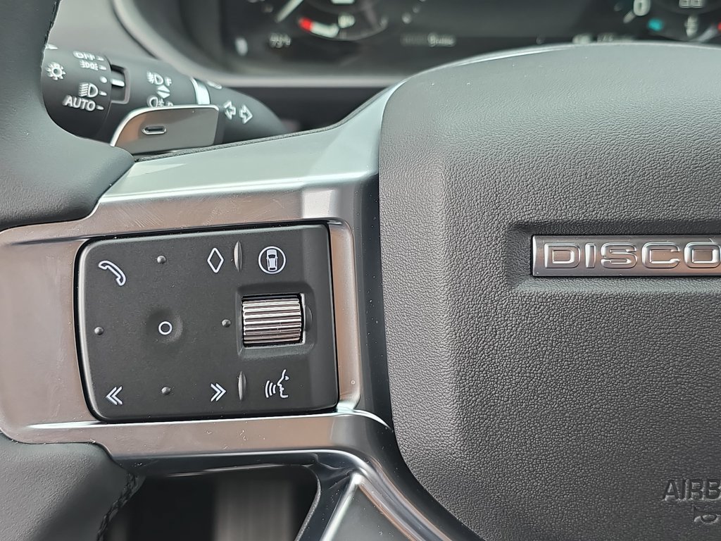 New 2026 Land Rover Discovery S AWD/4WD image 19