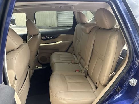Used 2019 Nissan Rogue SL w/ Premium Package AWD/4WD image 14