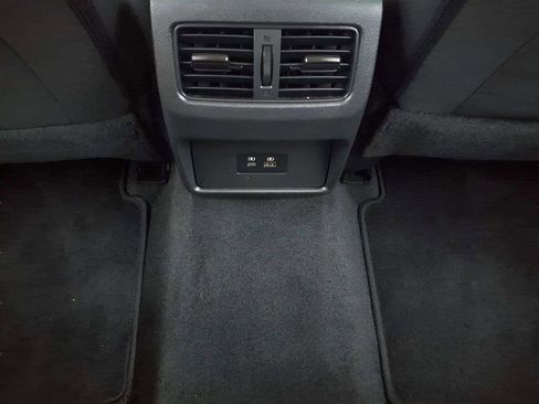 Used 2023 Nissan Rogue SV image 13