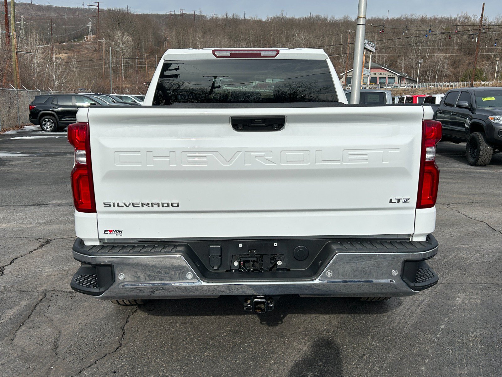 Used 2023 Chevrolet Silverado 1500 LTZ AWD/4WD image 4
